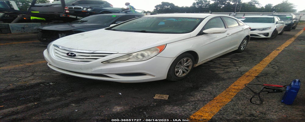 5NPEB4AC0BH223936 2011 HYUNDAI SONATA photo no. 2