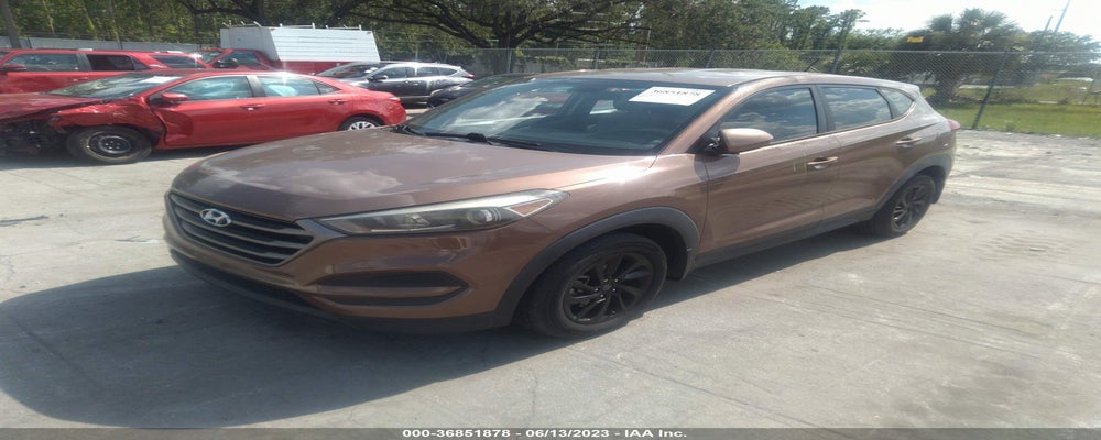KM8J23A40GU062742 2016 HYUNDAI TUCSON photo no. 2