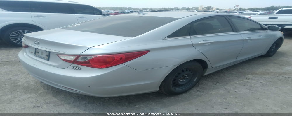 5NPEB4AC0CH329613 2012 HYUNDAI SONATA photo no. 4