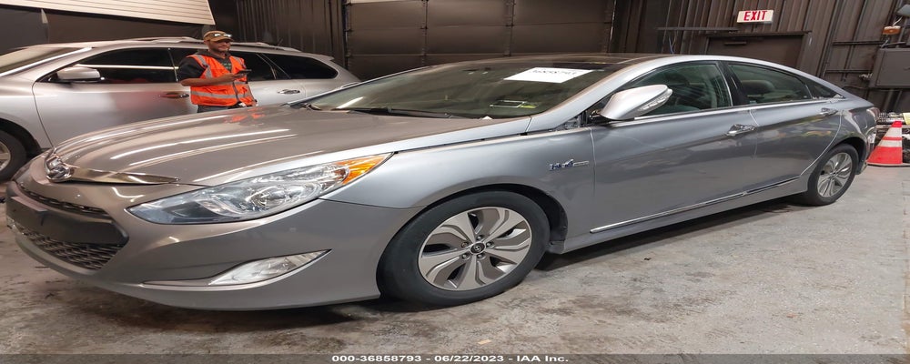 KMHEC4A4XFA129609 2015 HYUNDAI SONATA HYBRID photo no. 2