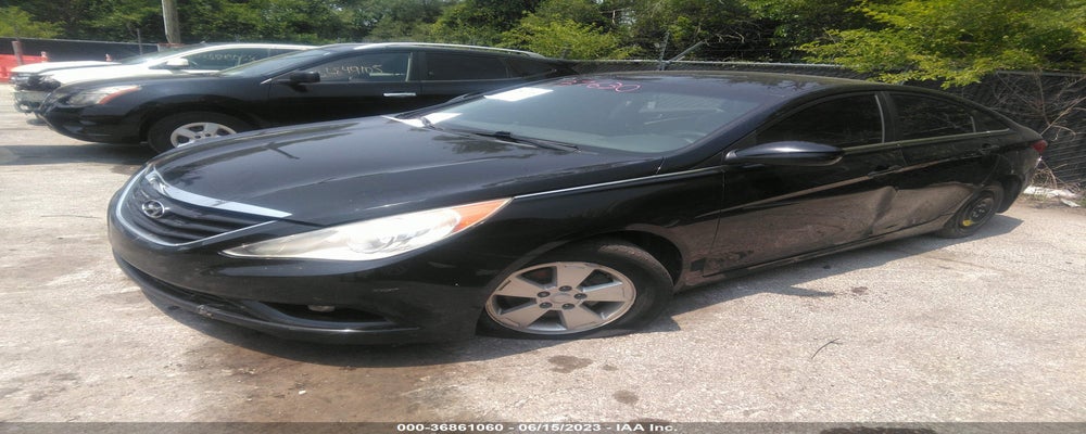 5NPEB4AC6BH086825 2011 HYUNDAI SONATA photo no. 2