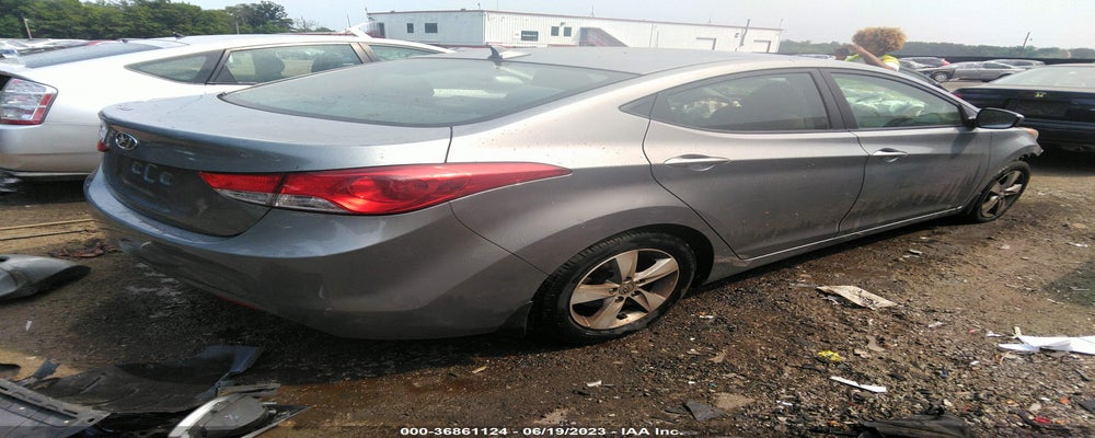 KMHDH4AE2DU931816 2013 HYUNDAI ELANTRA photo no. 4