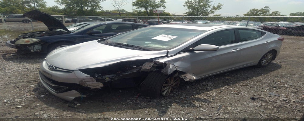 5NPDH4AEXFH613671 2015 HYUNDAI ELANTRA photo no. 2