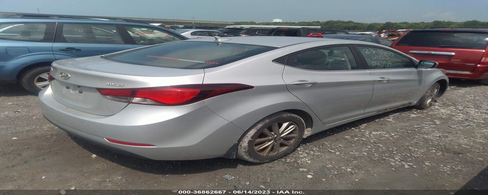 5NPDH4AEXFH613671 2015 HYUNDAI ELANTRA photo no. 4