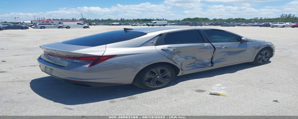 KMHLM4AG2PU396791 2023 HYUNDAI ELANTRA photo no. 4