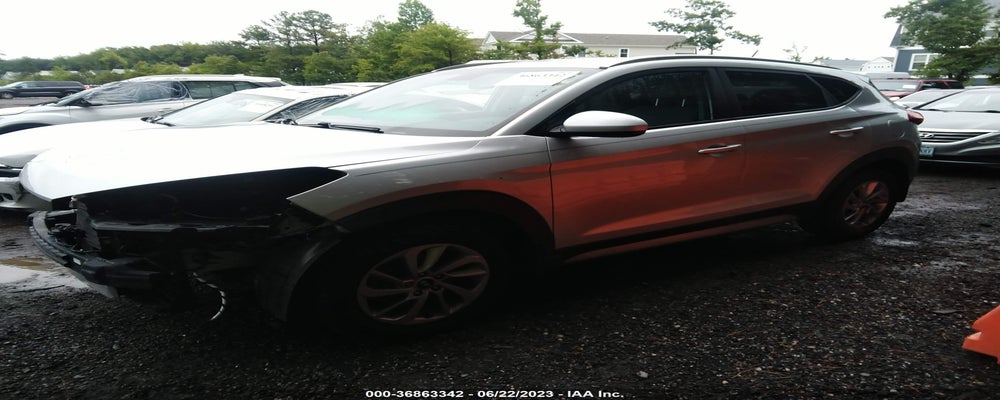 KM8J33A49HU263554 2017 HYUNDAI TUCSON photo no. 2