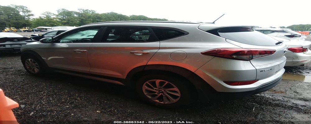 KM8J33A49HU263554 2017 HYUNDAI TUCSON photo no. 3