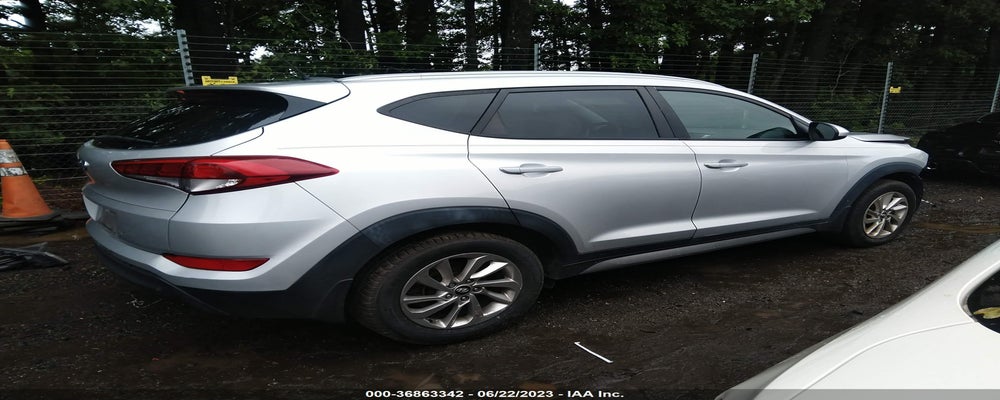 KM8J33A49HU263554 2017 HYUNDAI TUCSON photo no. 4