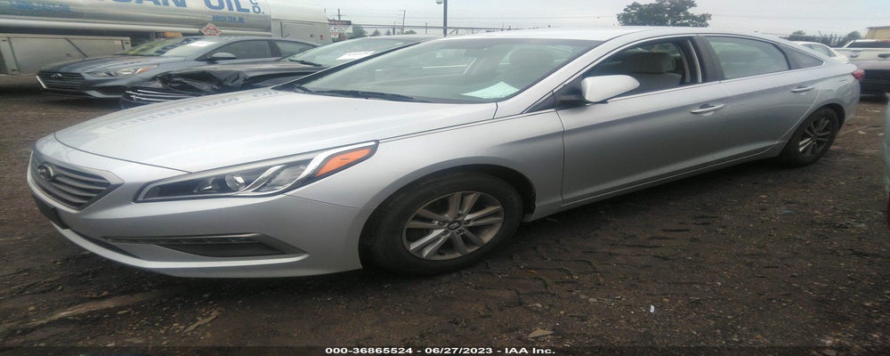 5NPE24AF3FH225261 2015 HYUNDAI SONATA photo no. 2
