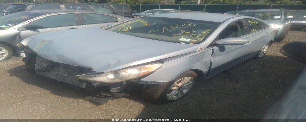 5NPEB4AC2BH033720 2011 HYUNDAI SONATA photo no. 2