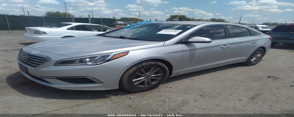 5NPE24AF4HH572181 2017 HYUNDAI SONATA photo no. 2