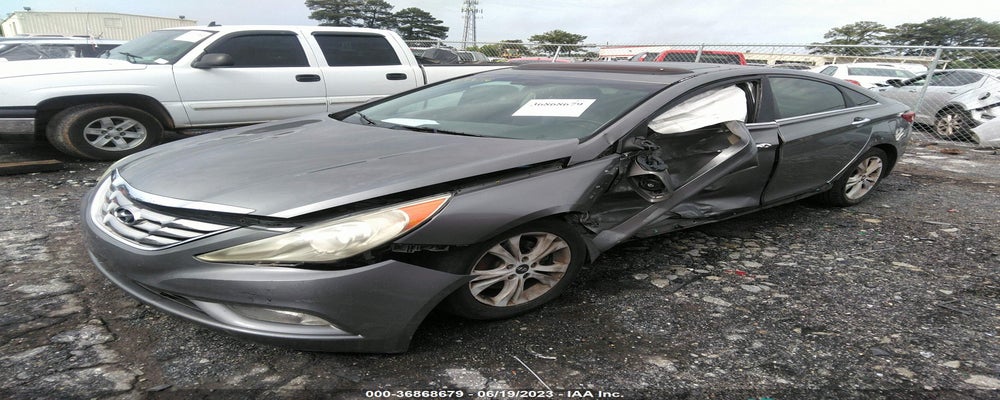 5NPEC4AC3BH099111 2011 HYUNDAI SONATA photo no. 2