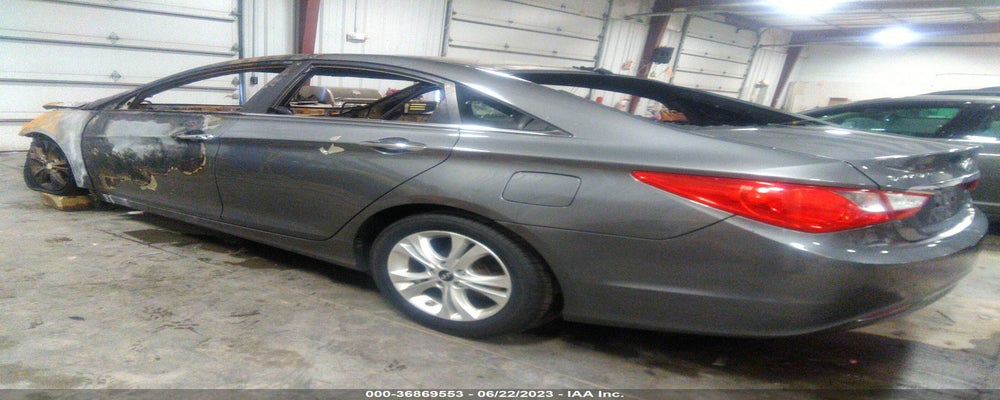 5NPEC4AC9BH261890 2011 HYUNDAI SONATA photo no. 3