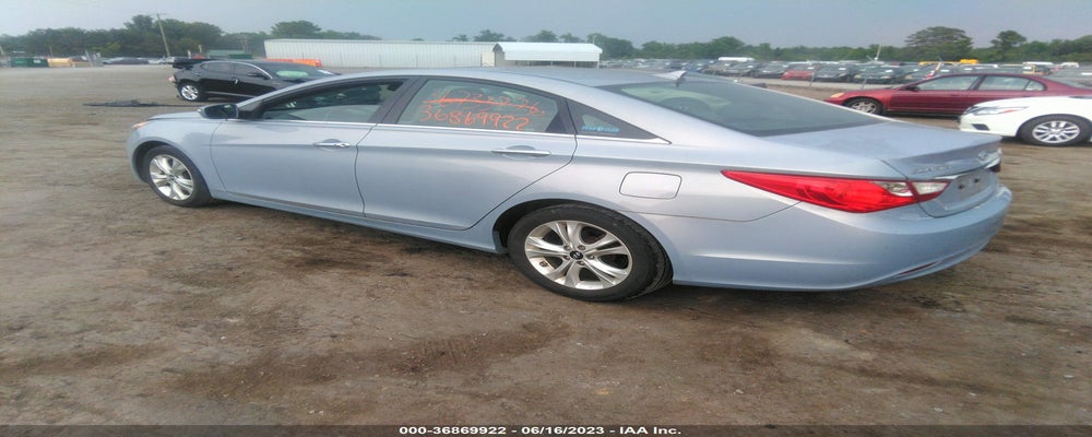5NPEC4AC0BH256898 2011 HYUNDAI SONATA photo no. 3