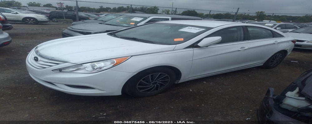 5NPEB4AC4BH011086 2011 HYUNDAI SONATA photo no. 2