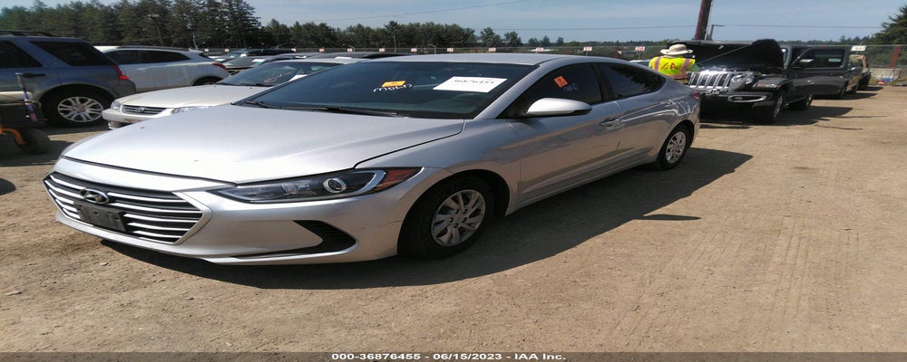 5NPD74LF9JH321799 2018 HYUNDAI ELANTRA photo no. 2