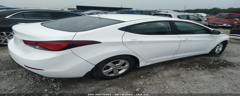 5NPDH4AEXFH609894 2015 HYUNDAI ELANTRA photo no. 4