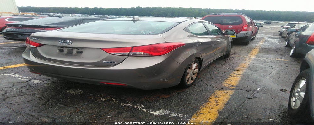 5NPDH4AEXDH440506 2013 HYUNDAI ELANTRA photo no. 4