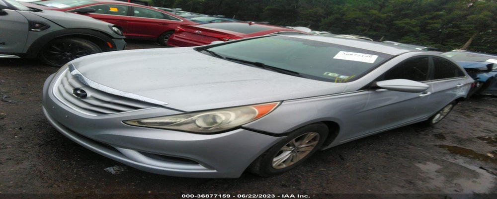 5NPEB4AC4BH141675 2011 HYUNDAI SONATA photo no. 2