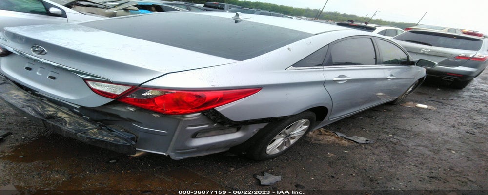 5NPEB4AC4BH141675 2011 HYUNDAI SONATA photo no. 4