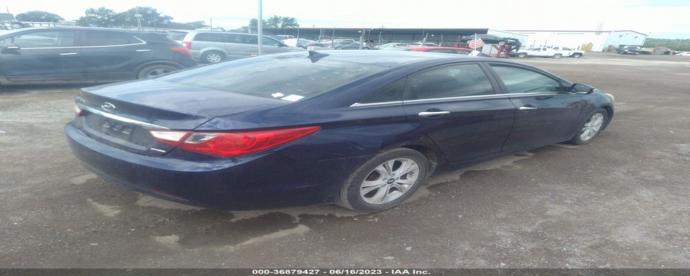5NPEC4AC6BH074137 2011 HYUNDAI SONATA photo no. 4
