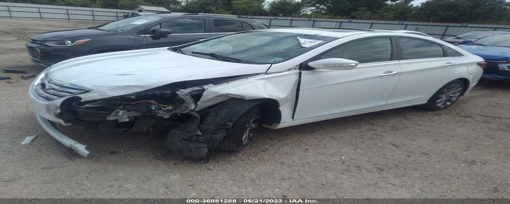 5NPEC4AB0BH270873 2011 HYUNDAI SONATA photo no. 2