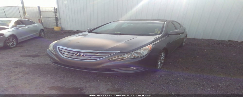 5NPEC4AC1BH037576 2011 HYUNDAI SONATA photo no. 2