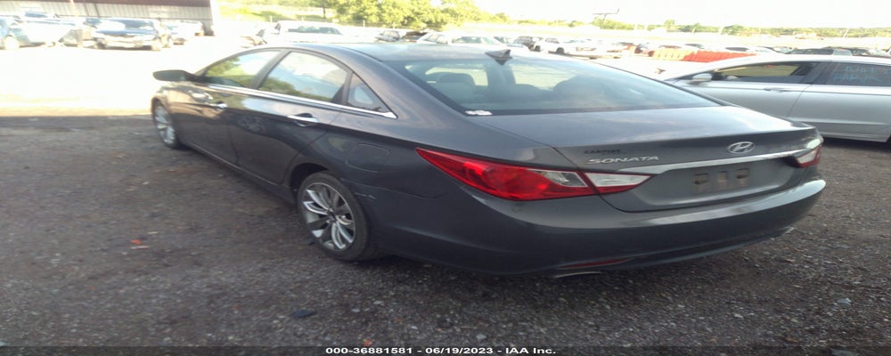 5NPEC4AC1BH037576 2011 HYUNDAI SONATA photo no. 3