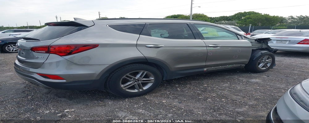 5XYZU3LB5HG427142 2017 HYUNDAI SANTA FE SPORT photo no. 4