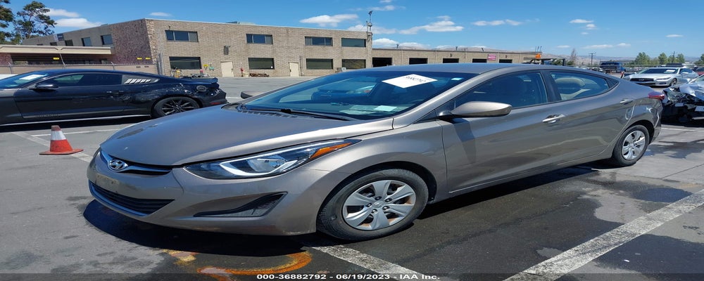 5NPDH4AE9GH717859 2016 HYUNDAI ELANTRA photo no. 2