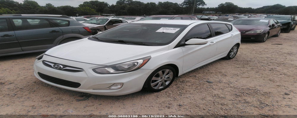 KMHCU5AE2DU107313 2013 HYUNDAI ACCENT photo no. 2