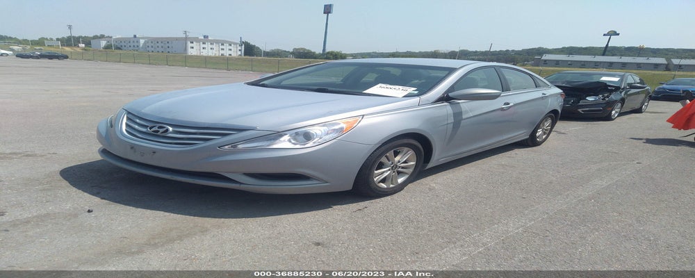 5NPEB4AC7BH027931 2011 HYUNDAI SONATA photo no. 2