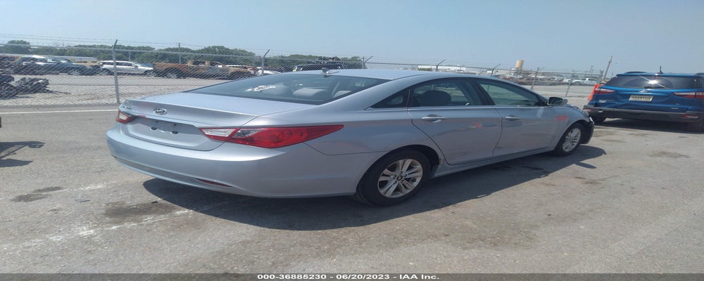 5NPEB4AC7BH027931 2011 HYUNDAI SONATA photo no. 4