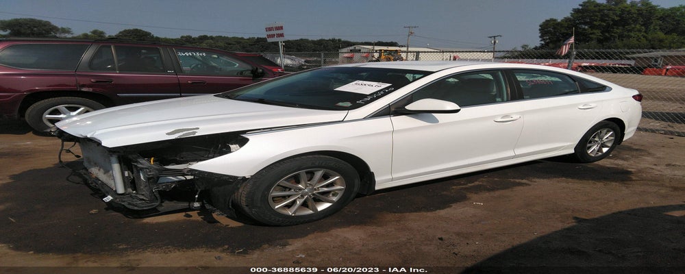 5NPE24AF4JH653963 2018 HYUNDAI SONATA photo no. 2