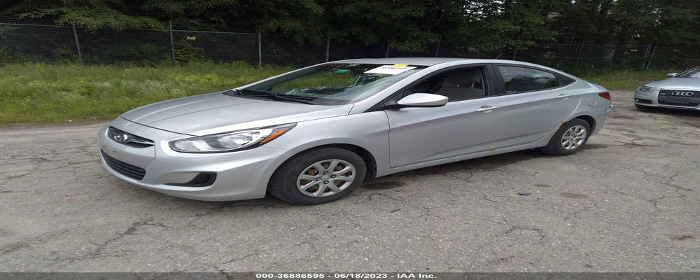 KMHCT4AE3DU562653 2013 HYUNDAI ACCENT photo no. 2