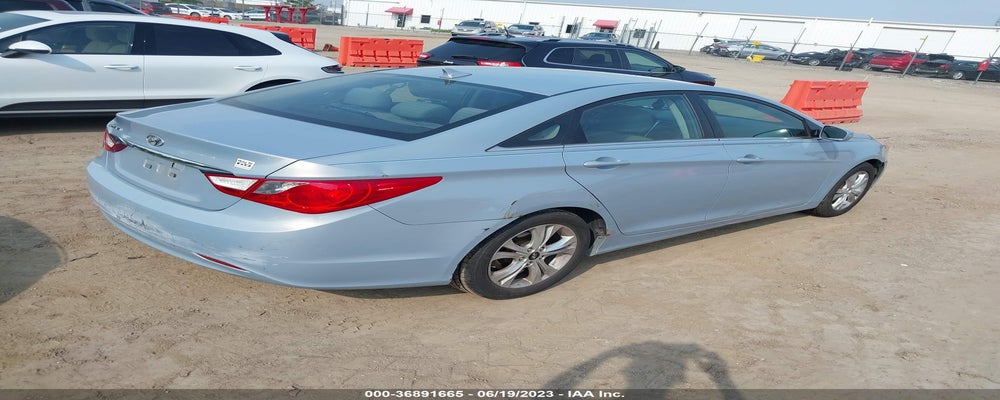 5NPEB4AC1BH071746 2011 HYUNDAI SONATA photo no. 4