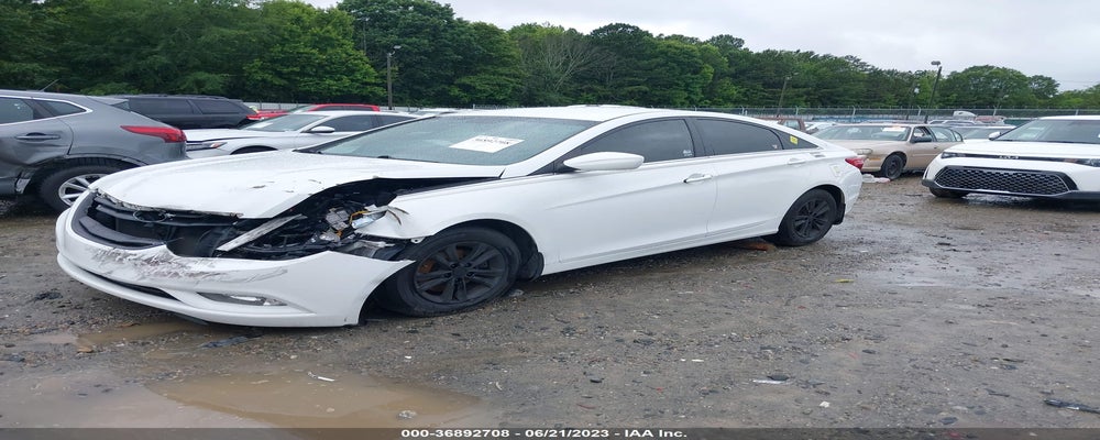5NPEB4AC4DH741017 2013 HYUNDAI SONATA photo no. 2
