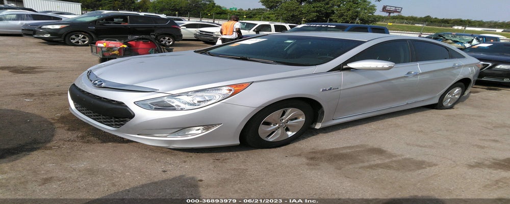 KMHEC4A47FA131608 2015 HYUNDAI SONATA HYBRID photo no. 2