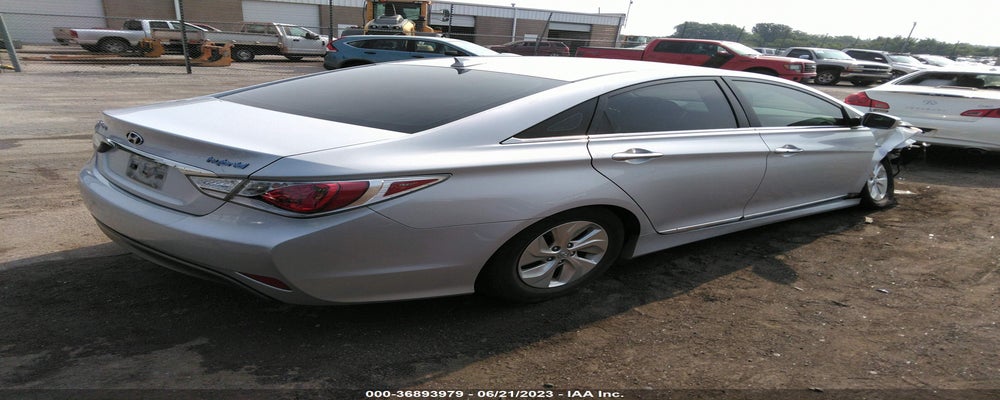 KMHEC4A47FA131608 2015 HYUNDAI SONATA HYBRID photo no. 4