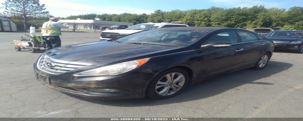 5NPEC4AC5BH024233 2011 HYUNDAI SONATA photo no. 2