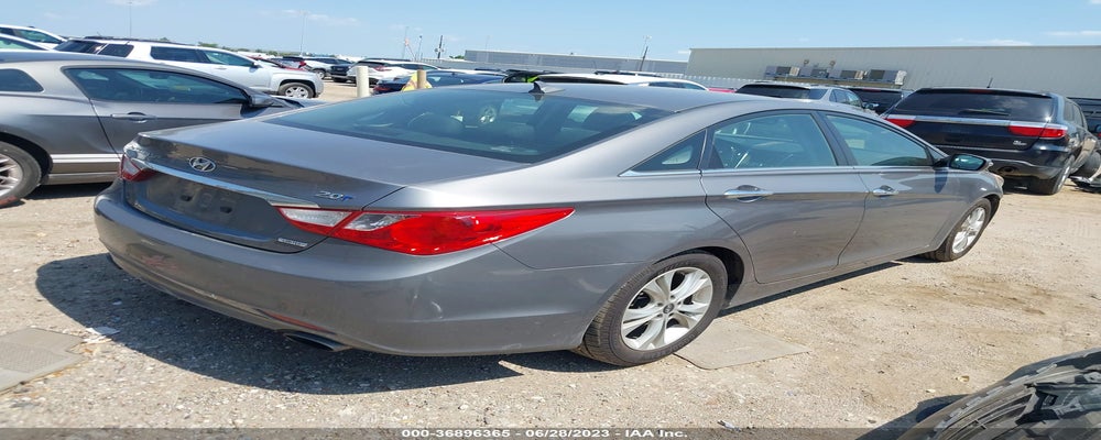 5NPEC4AB0BH302205 2011 HYUNDAI SONATA photo no. 4