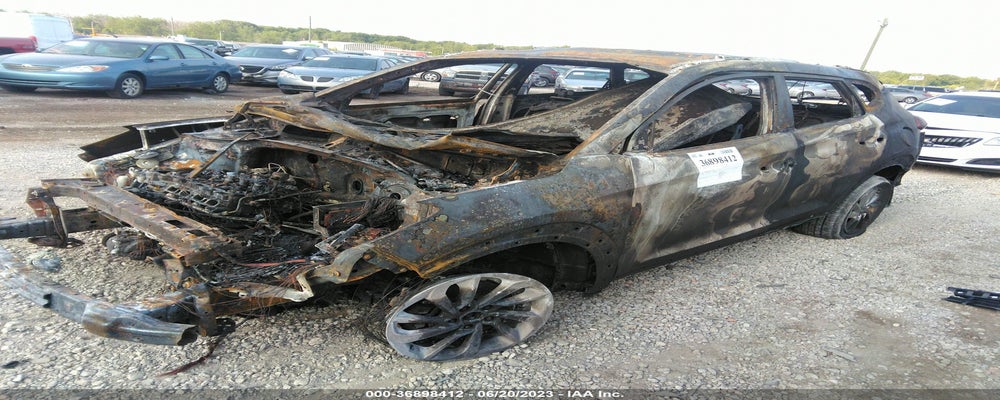 KM8J3CA40HU318358 2017 HYUNDAI TUCSON photo no. 2