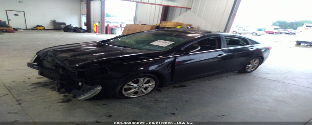 5NPEC4AB4BH303471 2011 HYUNDAI SONATA photo no. 2
