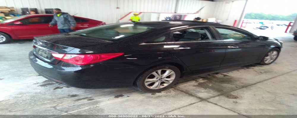5NPEC4AB4BH303471 2011 HYUNDAI SONATA photo no. 4