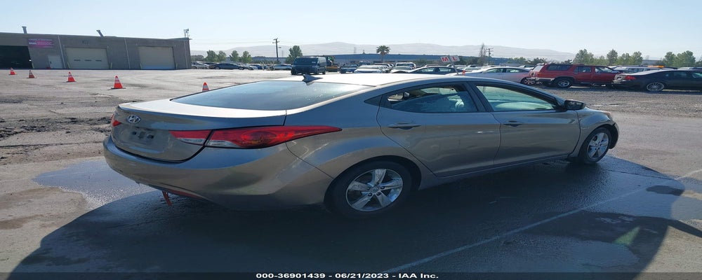 5NPDH4AE2DH305424 2013 HYUNDAI ELANTRA photo no. 4