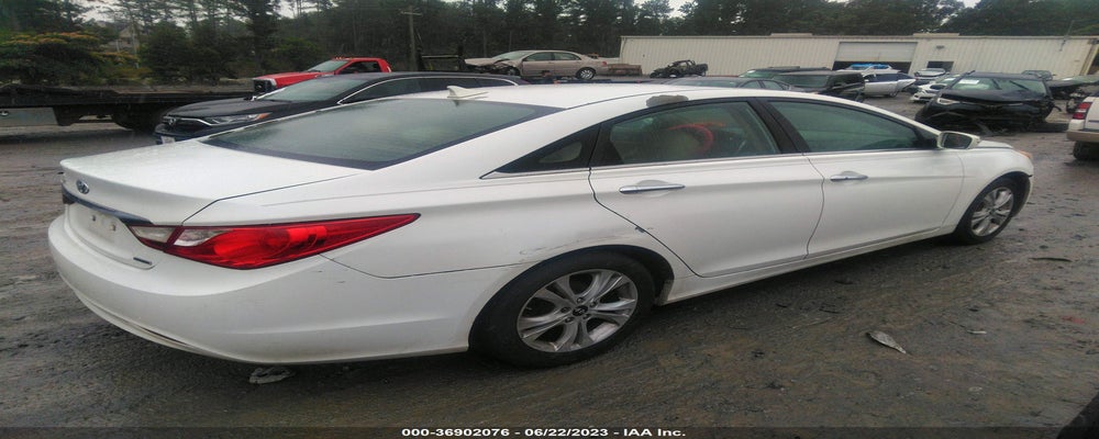 5NPEC4AC4BH040794 2011 HYUNDAI SONATA photo no. 4