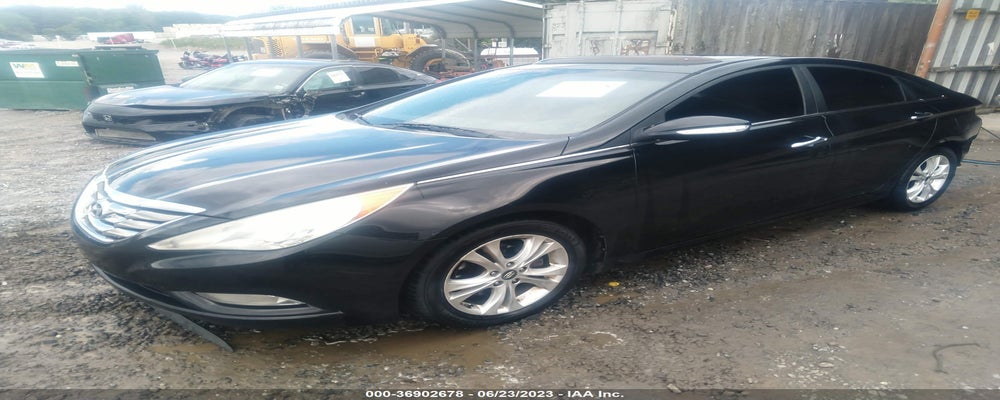 5NPEC4AC7BH039526 2011 HYUNDAI SONATA photo no. 2
