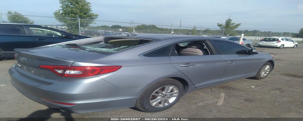 5NPE24AF2FH149998 2015 HYUNDAI SONATA photo no. 4