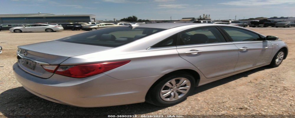 5NPEB4AC3BH227012 2011 HYUNDAI SONATA photo no. 4