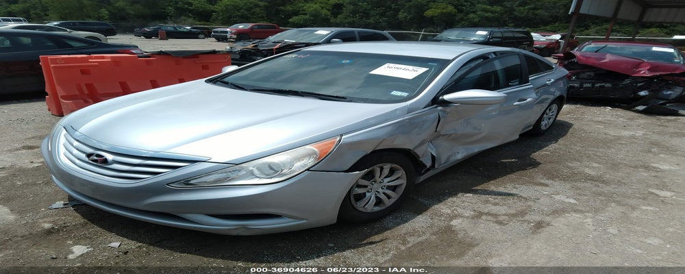 5NPEB4AC8BH185565 2011 HYUNDAI SONATA photo no. 2